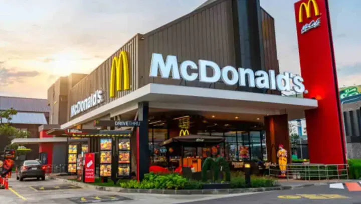 Portada del caso de éxito de McDonald's con InvGate